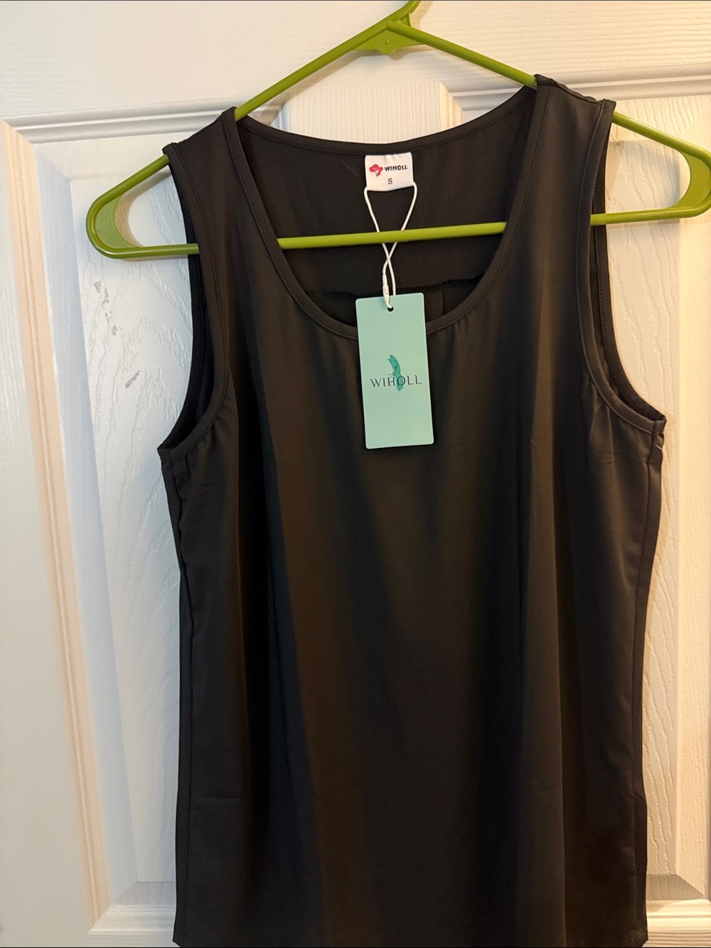 WIHOLL Women's Black Scoop Neck Tank